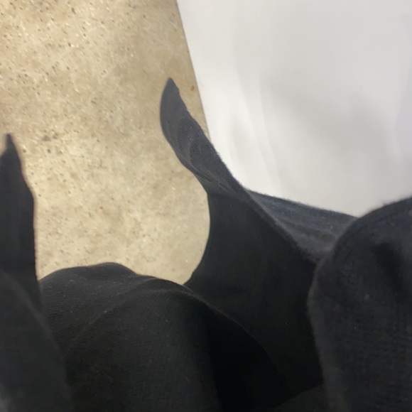 Black skirt designers original slit on one side size small - Picture 2 of 2